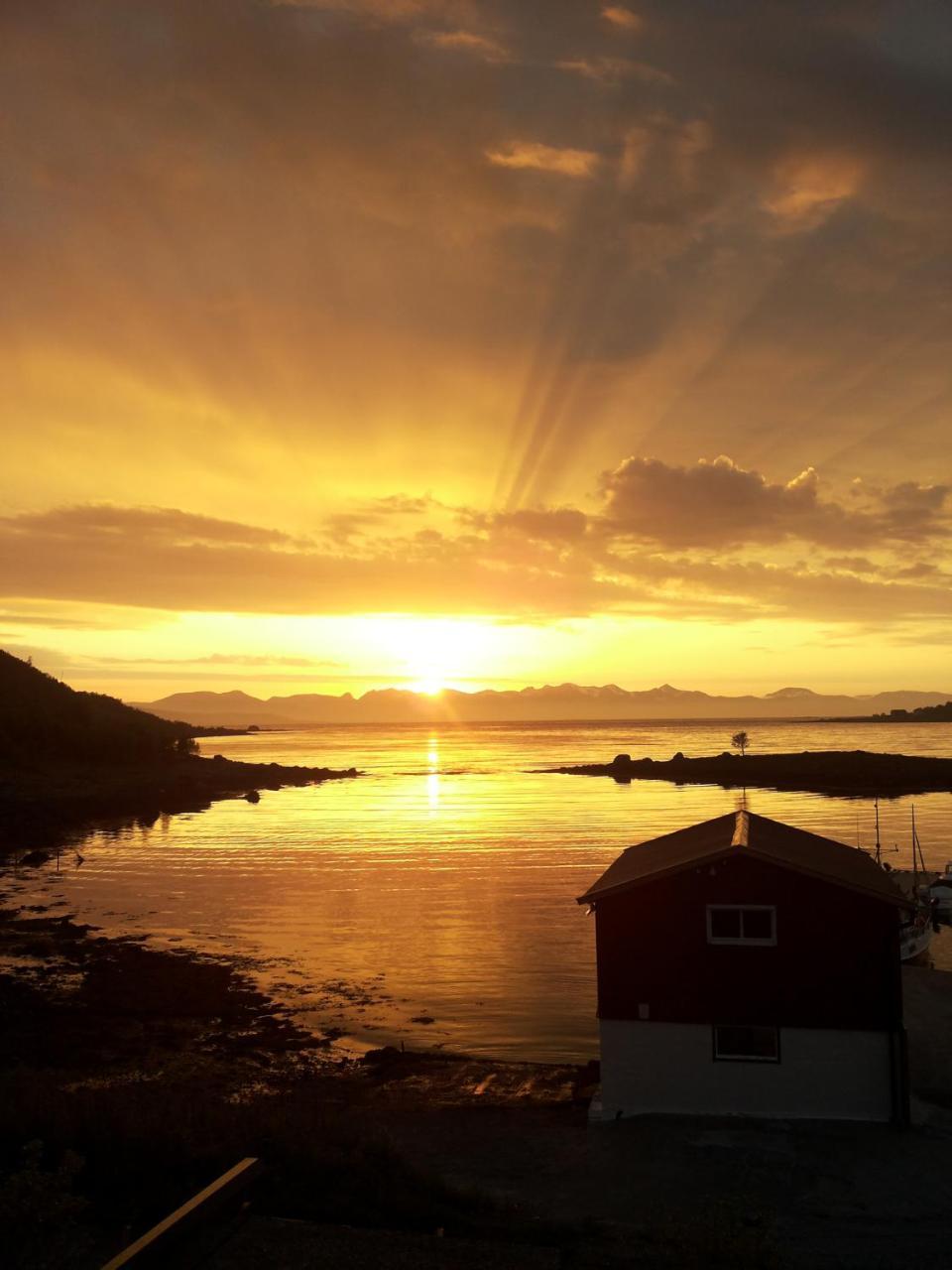 Prima Lofoten Myrland エクステリア 写真